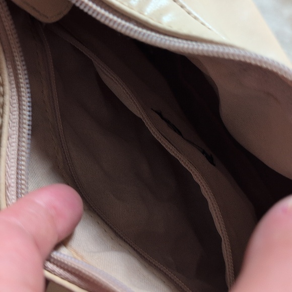 Classic Cream Shoulder Bag - Picture 6 of 6